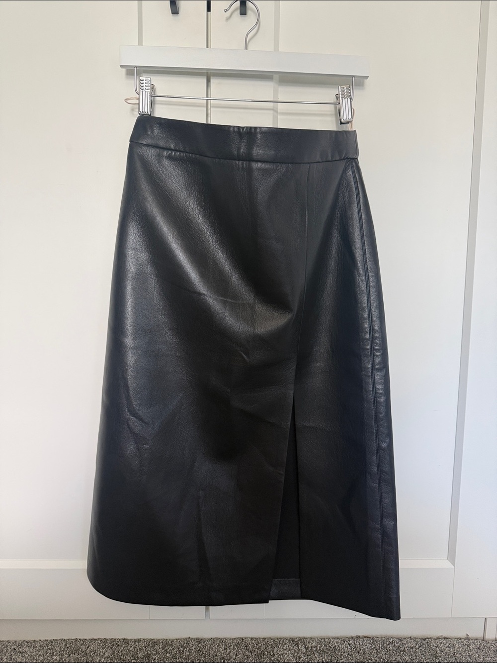 Aritzia Classic Black Faux Leather Midi Skirt - Sleek A-Line Style
